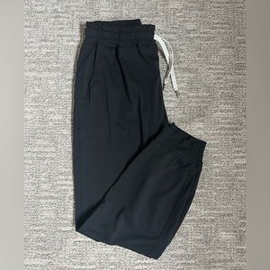 Vuori performance joggers